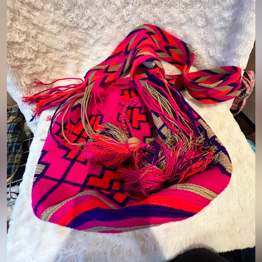 Mochila bag
bright colored print bag like new